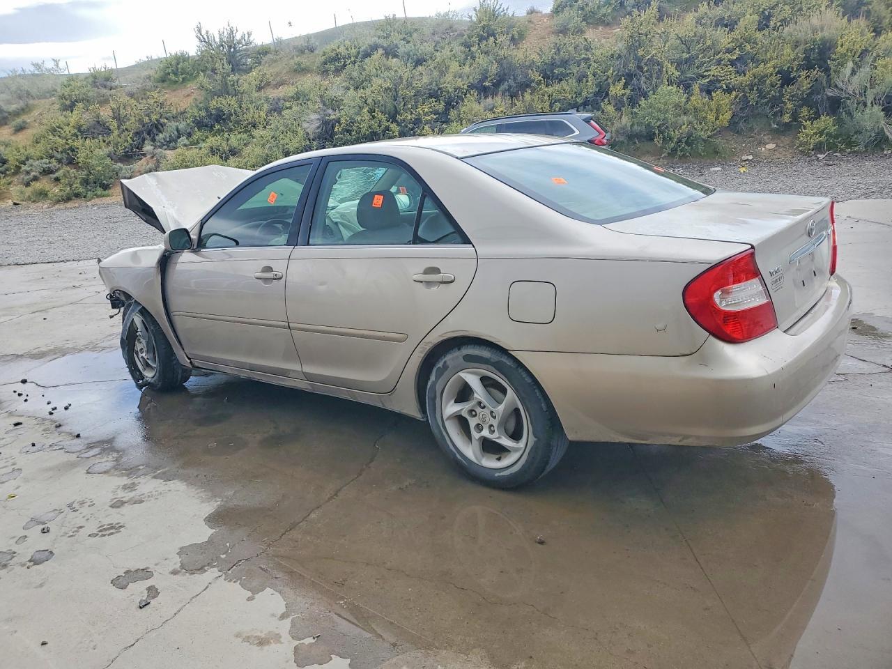 2002 Toyota Camry Le - Фото 2