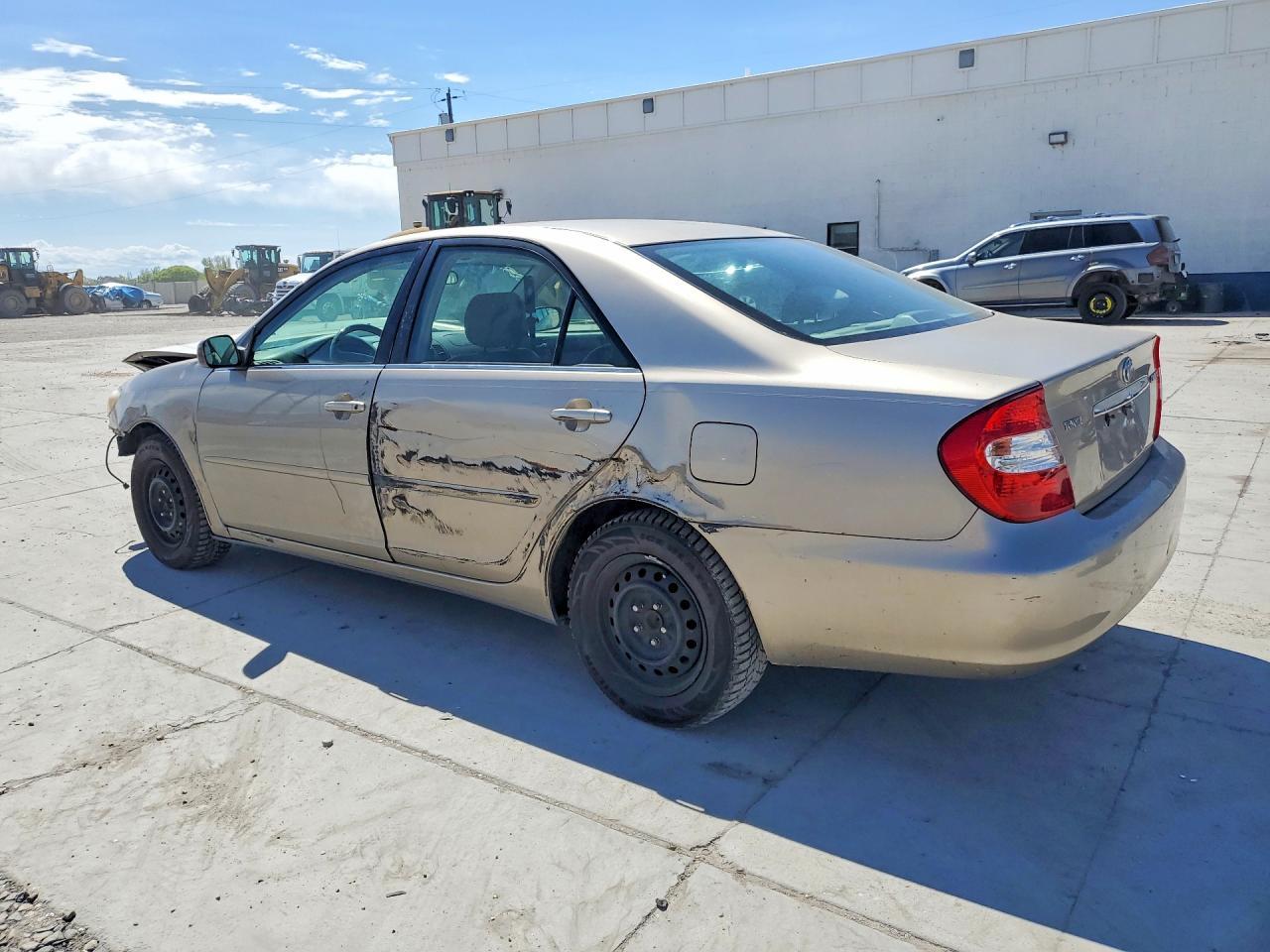 2002 Toyota Camry Le - Фото 2