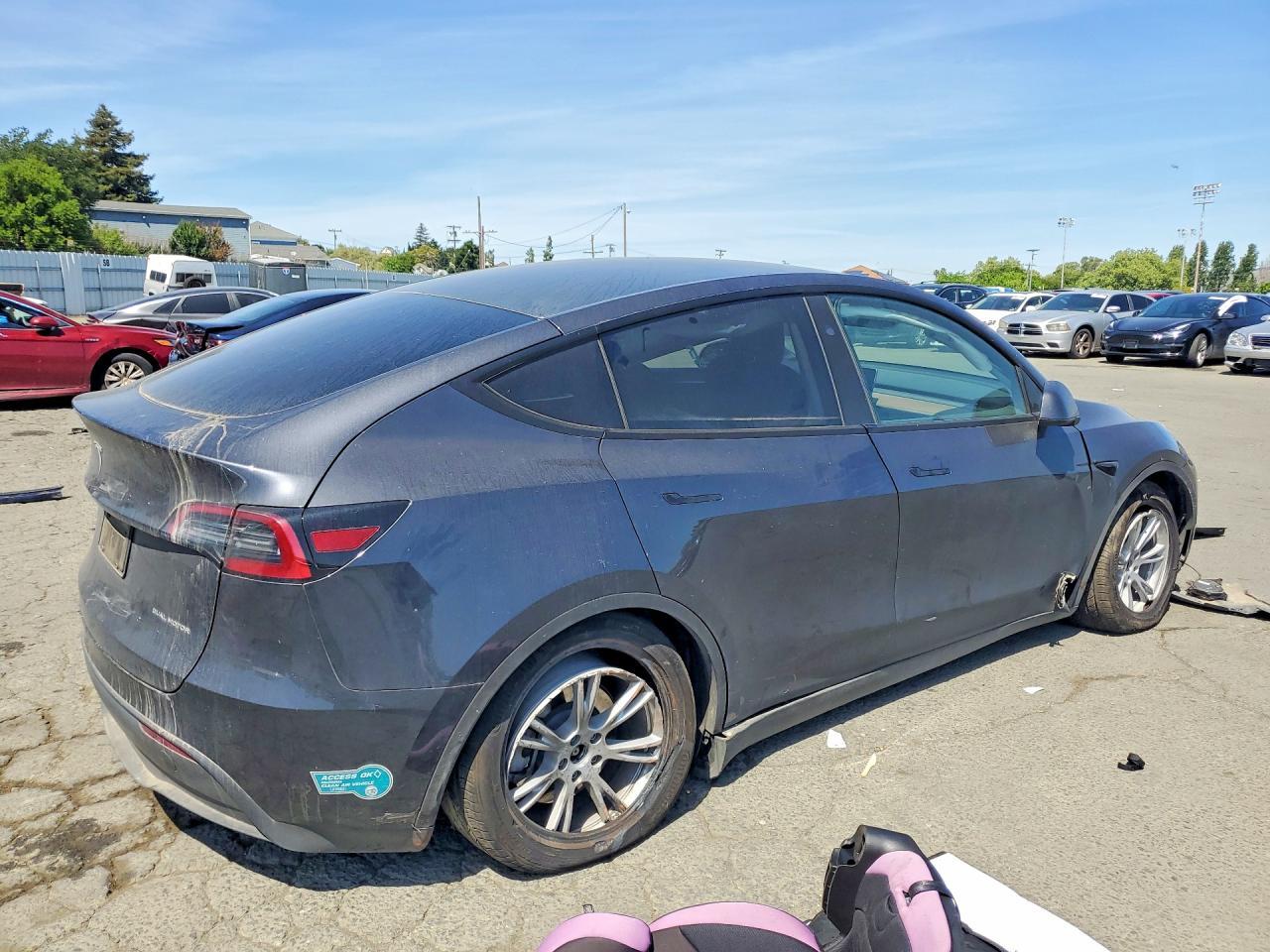 2024 Tesla Model Y - Фото 3