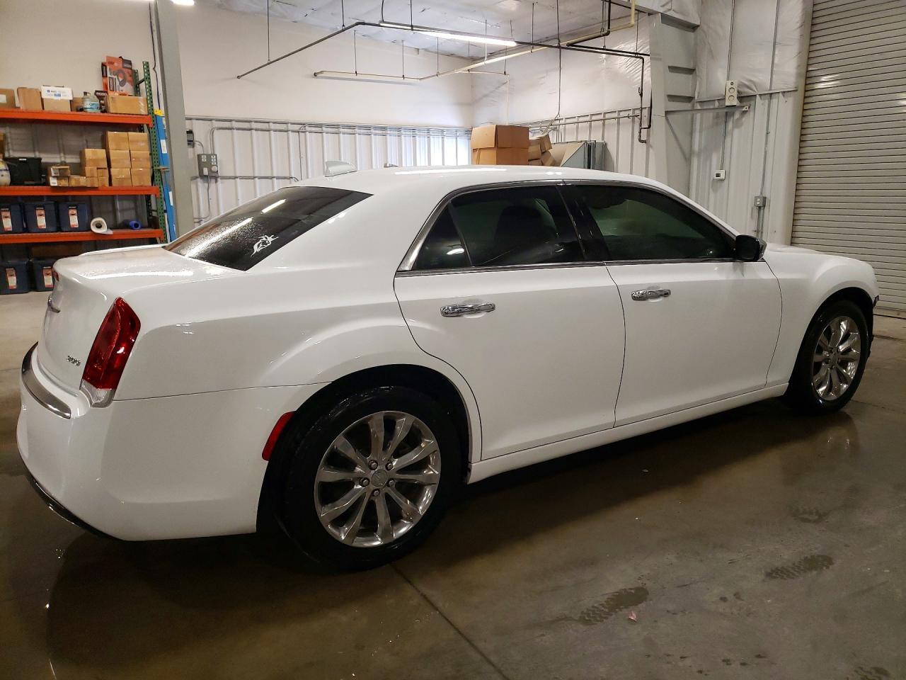 2018 Chrysler 300 Limited - Фото 3