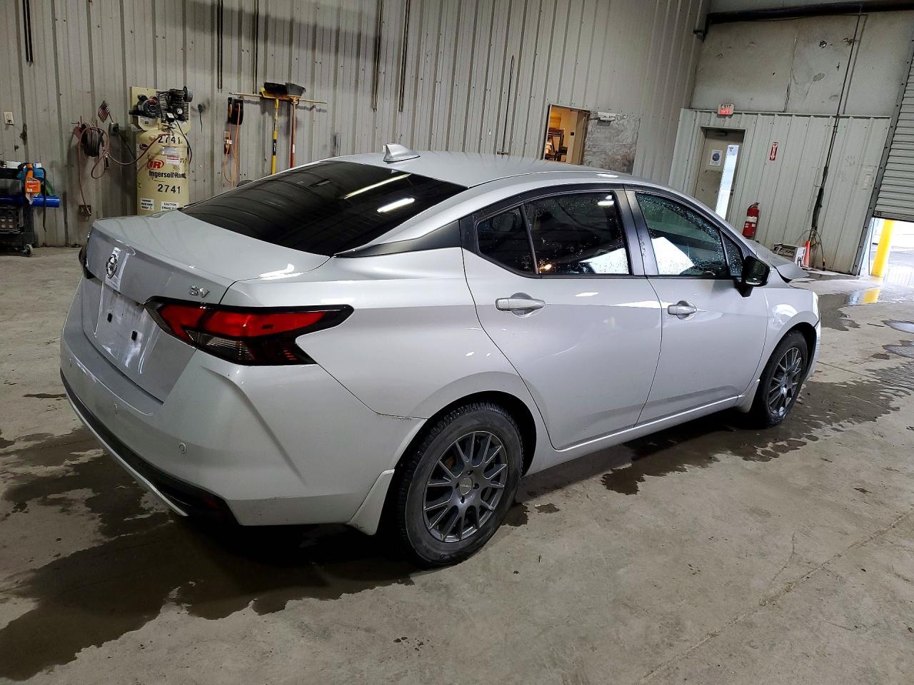 2021 Nissan Versa Sv - Фото 3