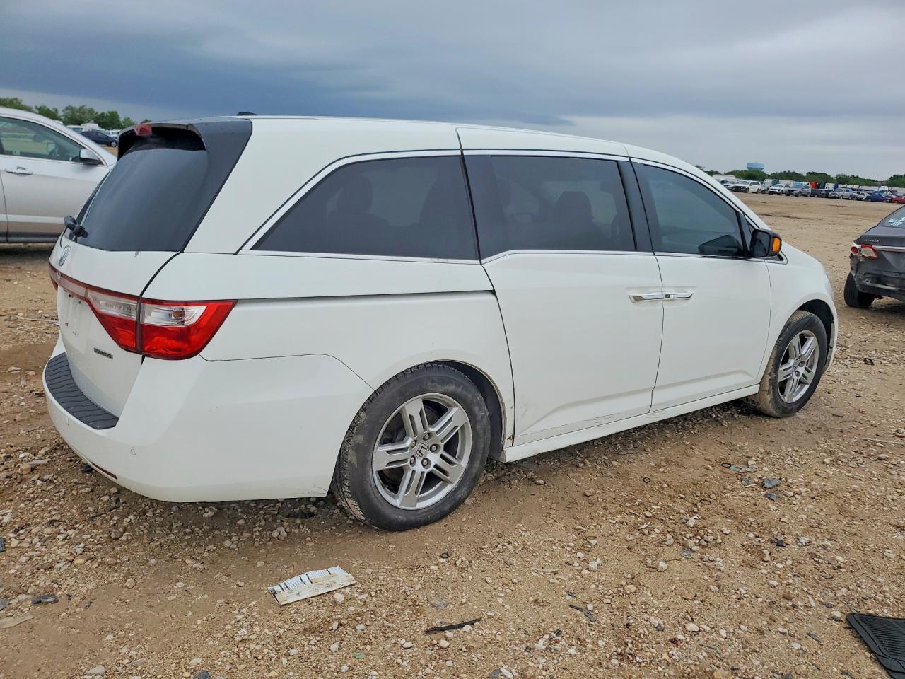 2011 Honda Odyssey Touring - Фото 3