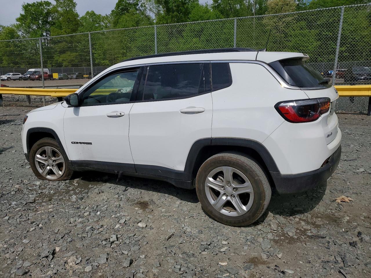 2023 Jeep Compass Latitude - Фото 2