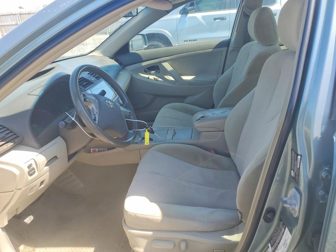 2010 Toyota Camry Le - Фото 7