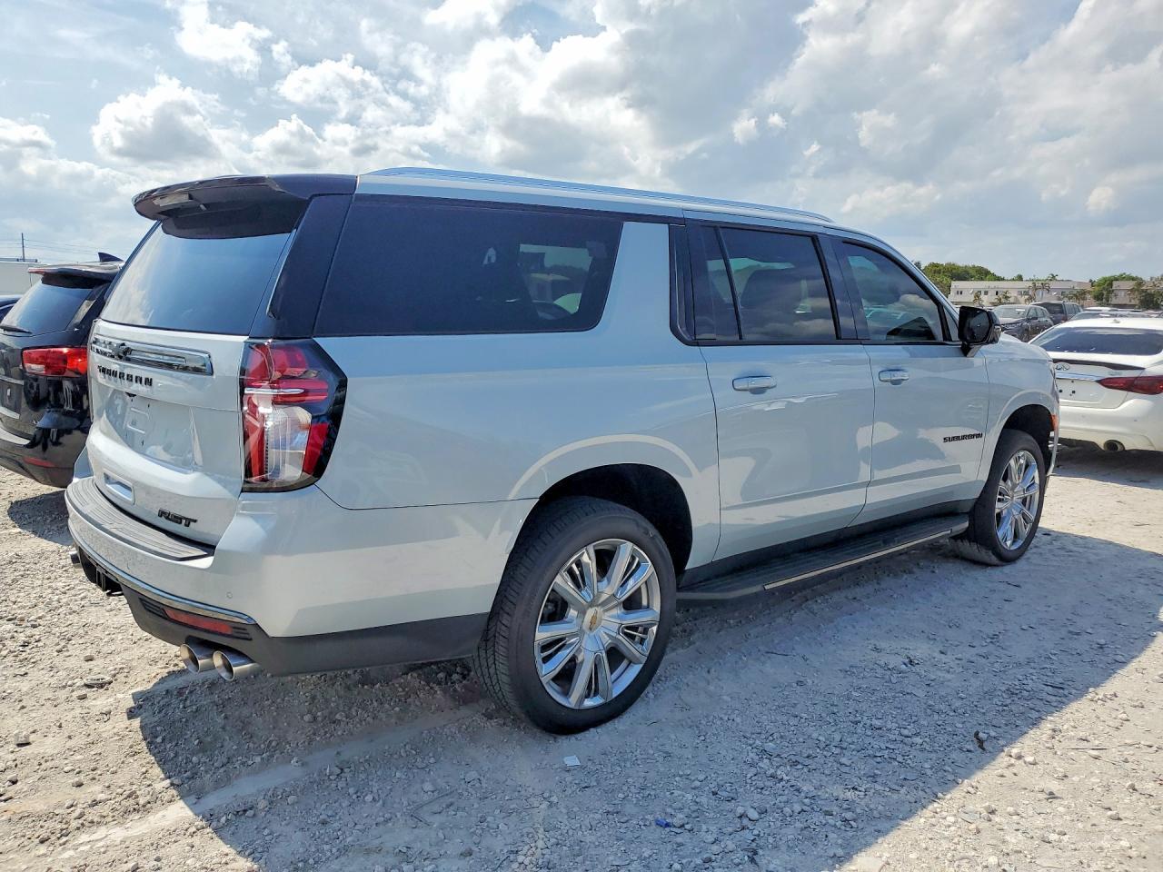 2022 Chevrolet Suburban K1500 Rst - Image 3