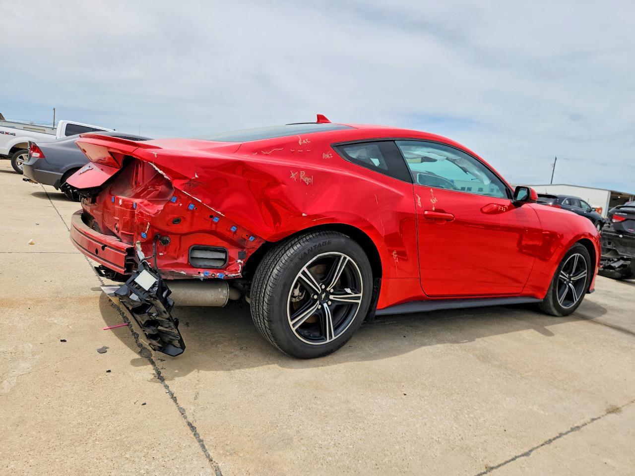 2024 Ford Mustang - Фото 3