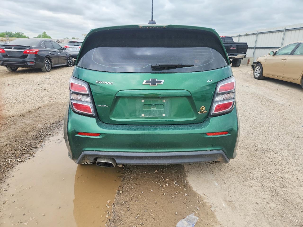 2018 Chevrolet Sonic Lt - Image 6