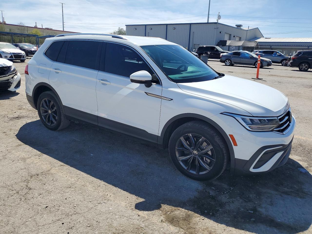 2022 Volkswagen Tiguan Se - Фото 4