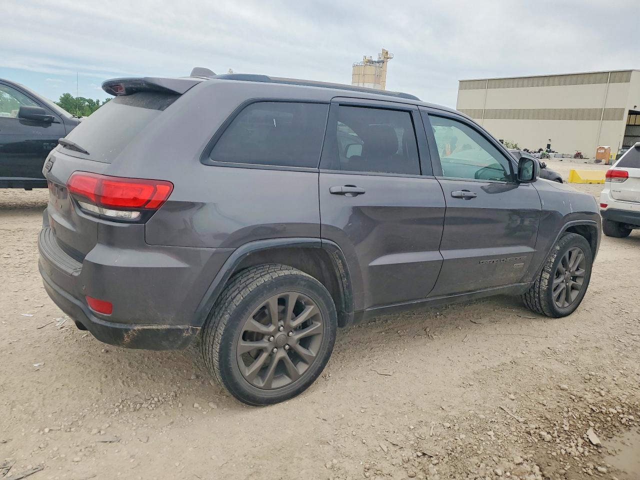 2016 Jeep Grand Cherokee Limited - Фото 3