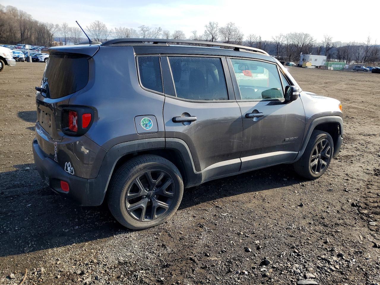 2016 Jeep Renegade Latitude - Фото 3
