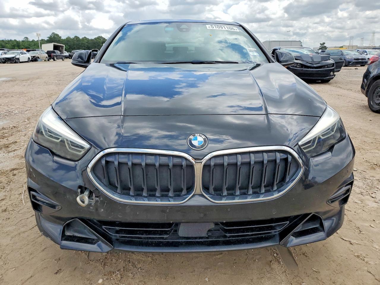 2021 BMW 228Xi - Фото 5