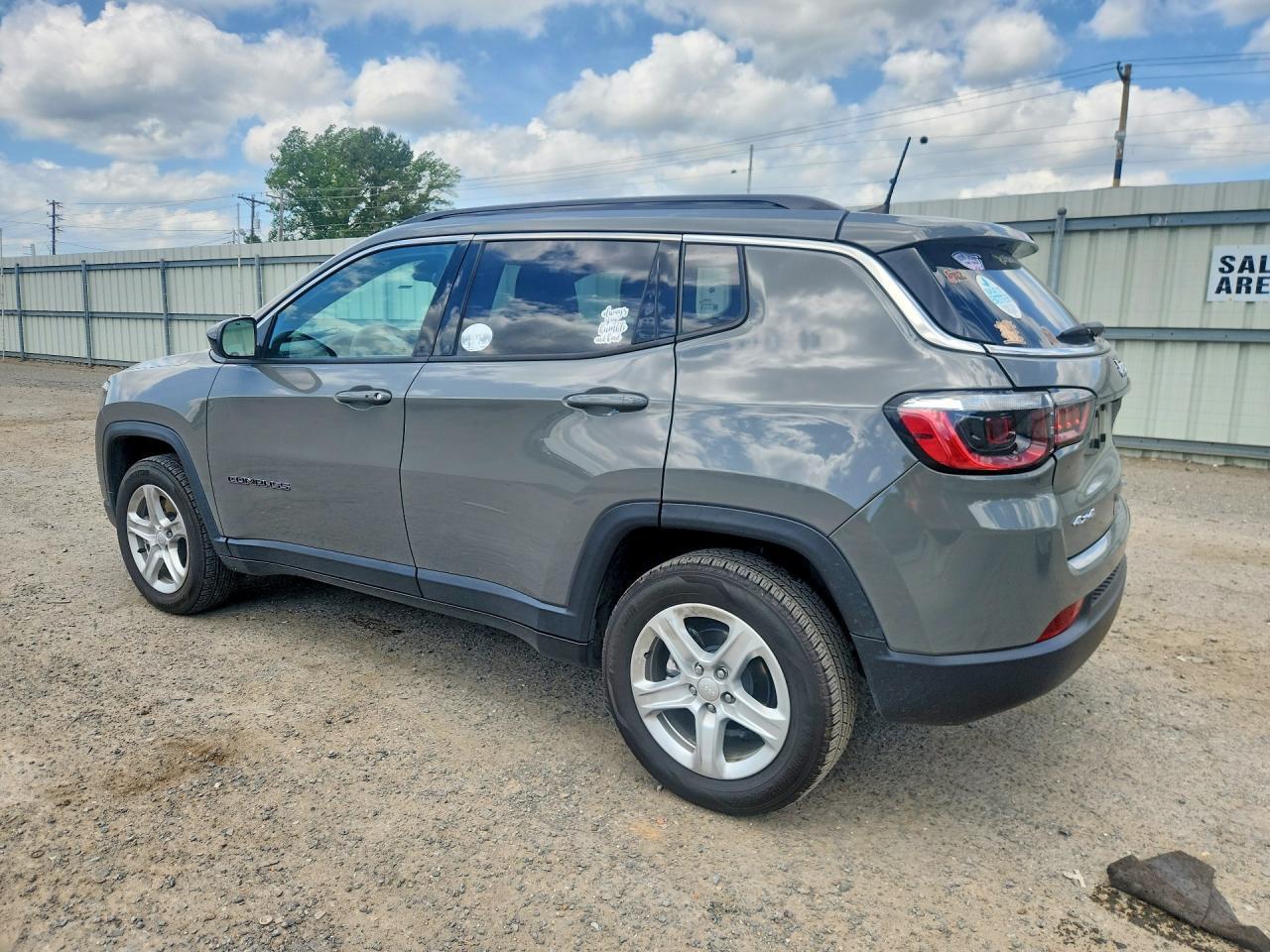 2023 Jeep Compass Latitude - Фото 2