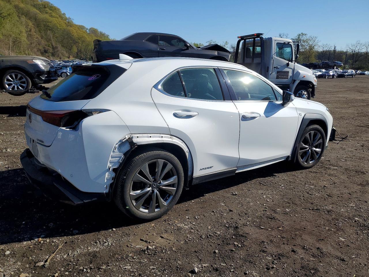 2021 Lexus Ux 250H - Фото 3