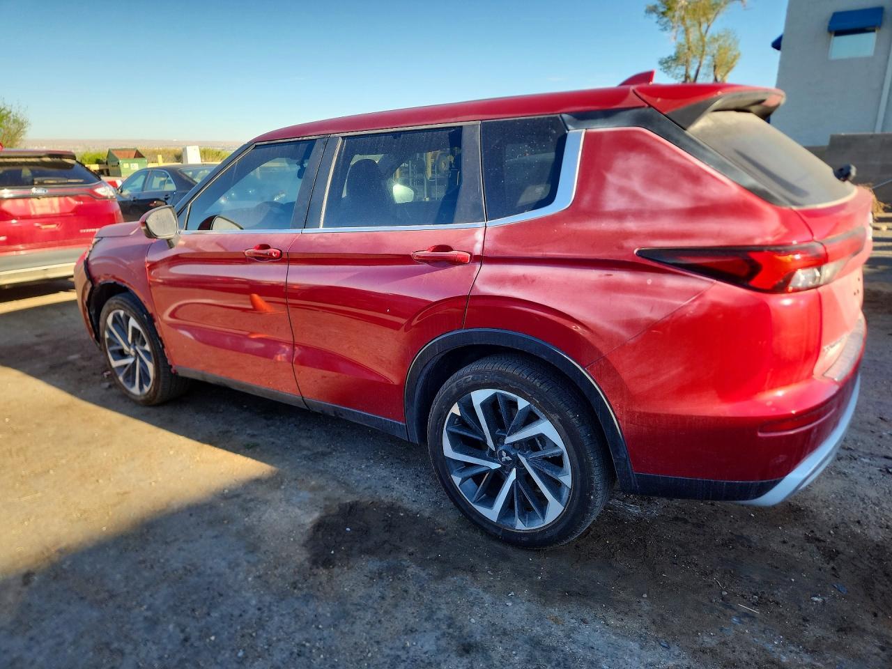 2024 Mitsubishi Outlander Se - Image 2