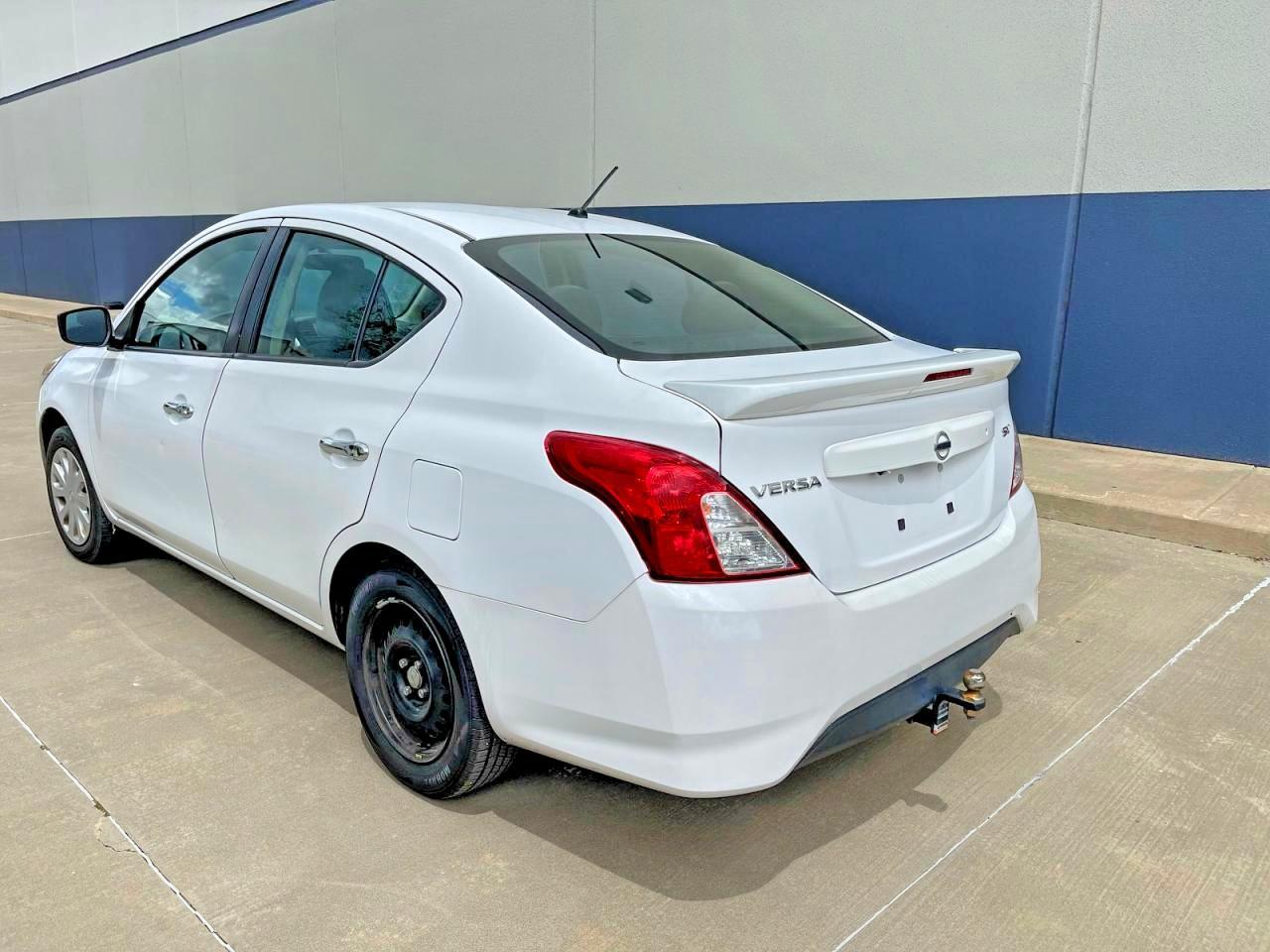 2019 Nissan Versa Sv - Image 3