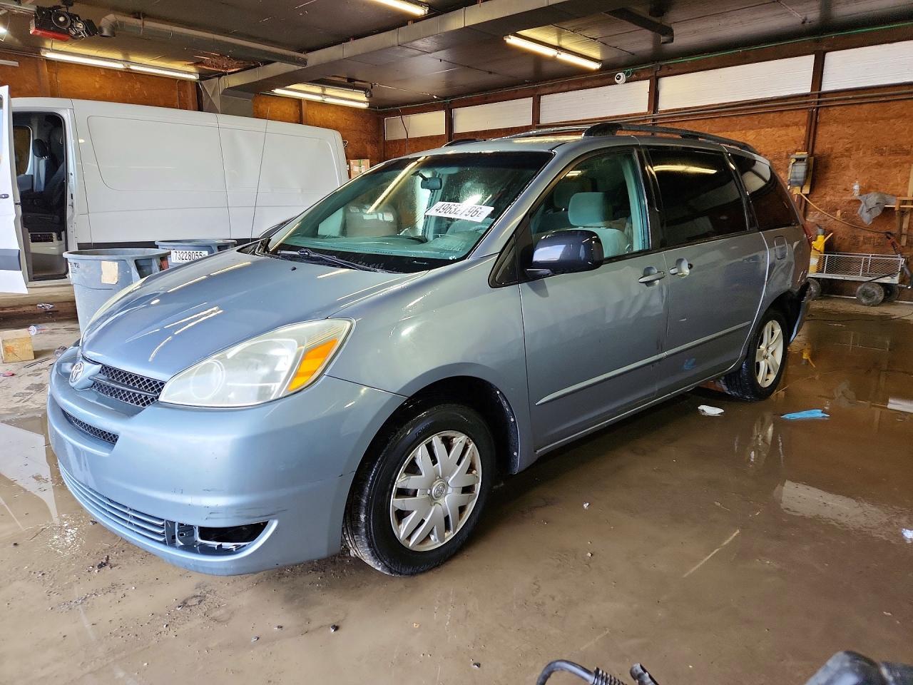 2004 Toyota Sienna Le 7 Passenger