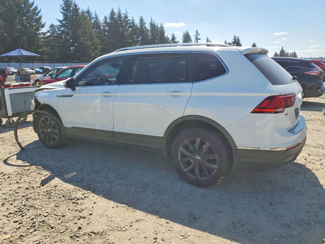 2024 Volkswagen Tiguan Se - Фото 2
