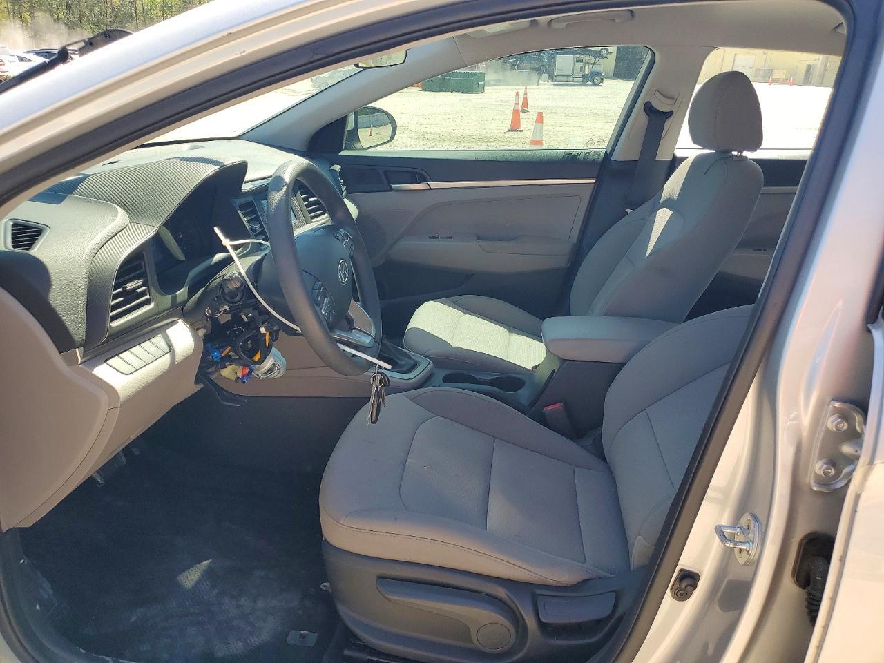 2020 Hyundai Elantra Se - Фото 7