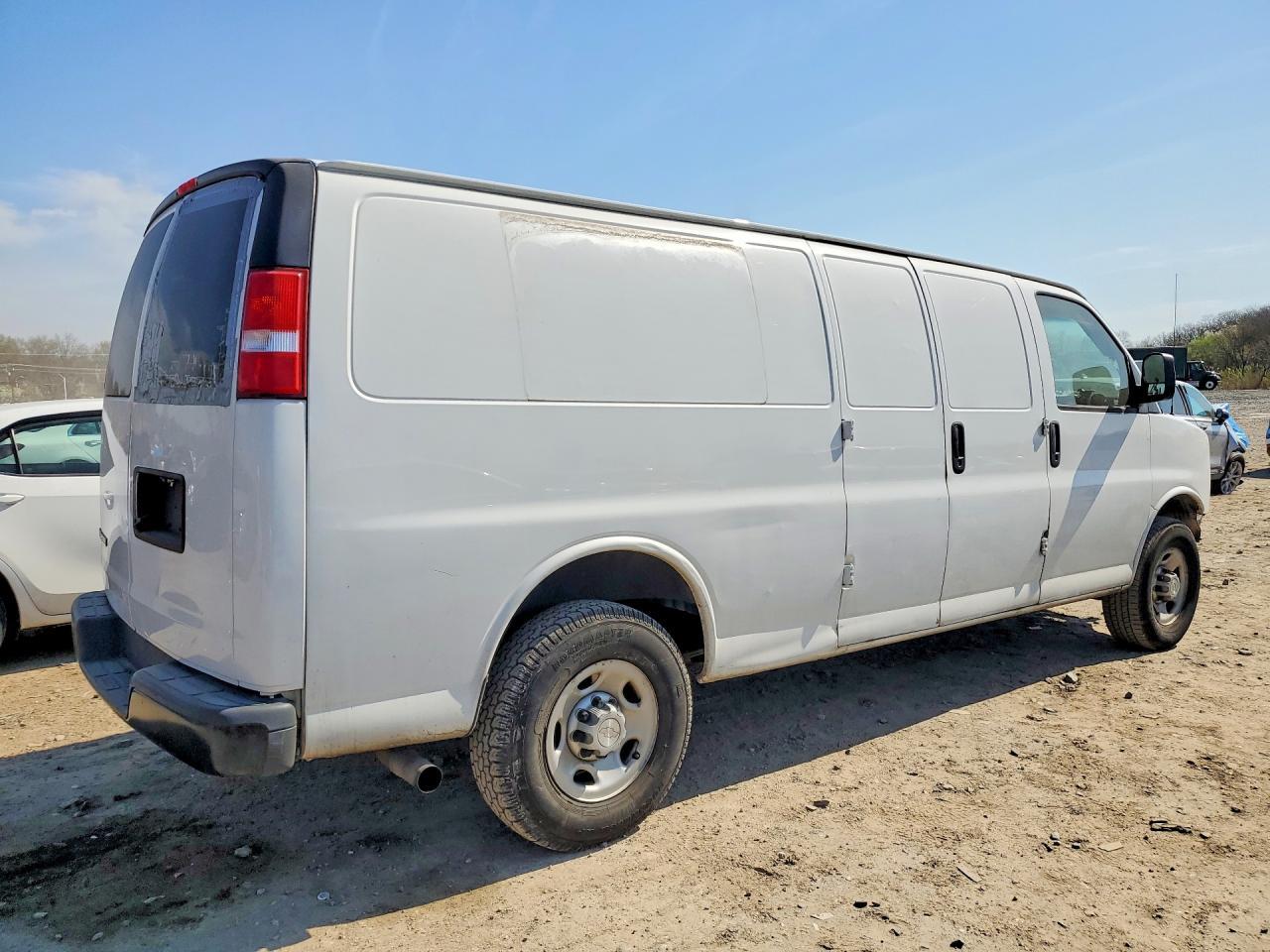 2020 Chevrolet Express 2500 Cargo Delivery Van - Фото 3