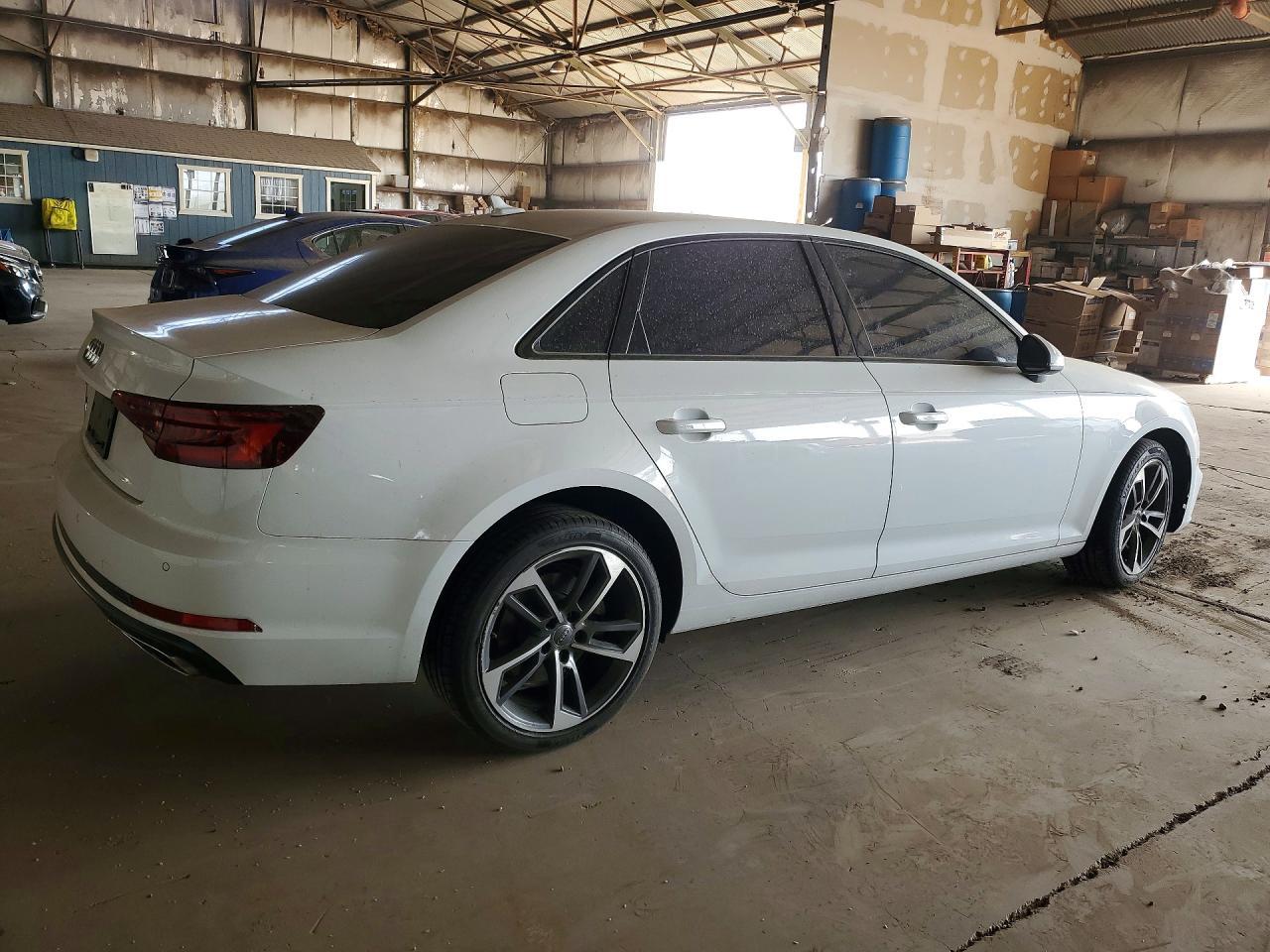 2019 Audi A4 Premium - Фото 3