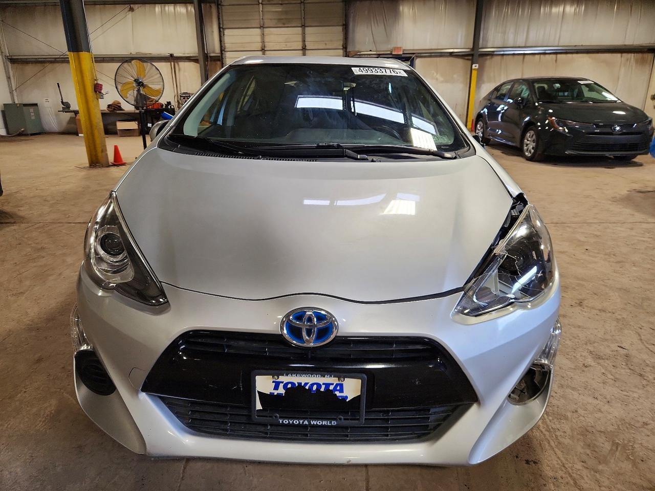 2015 Toyota Prius C Three - Фото 5