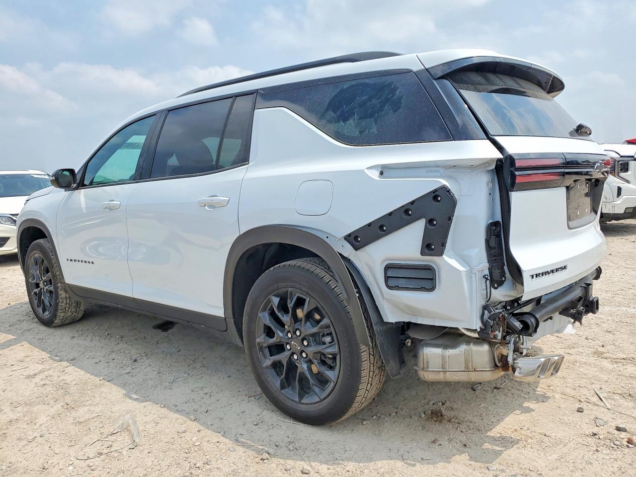 2026 Chevrolet Traverse - Фото 2