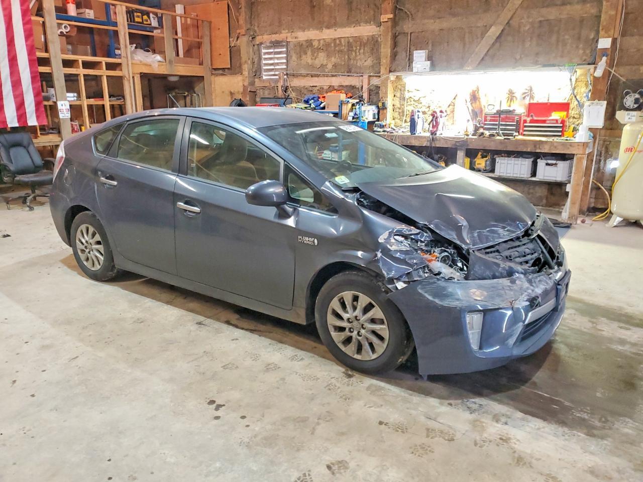 2012 Toyota Prius Plug-In Hybrid Base - Фото 4