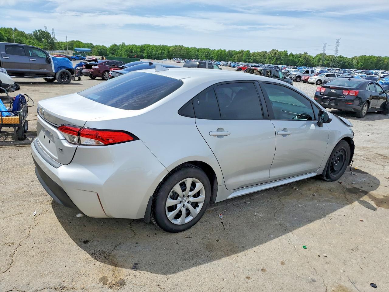 2025 Toyota Corolla Le - Фото 3