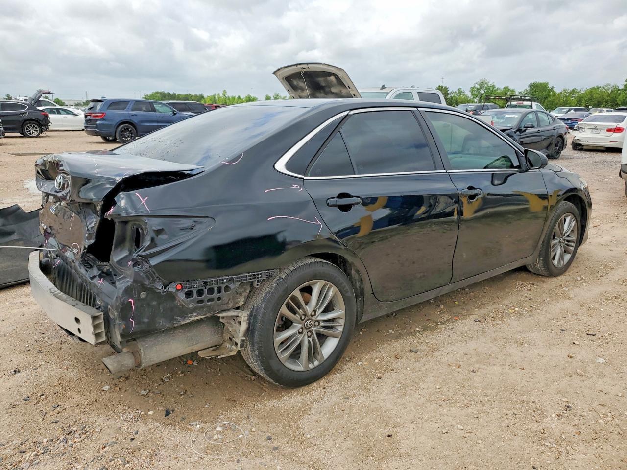 2017 Toyota Camry Se - Image 3
