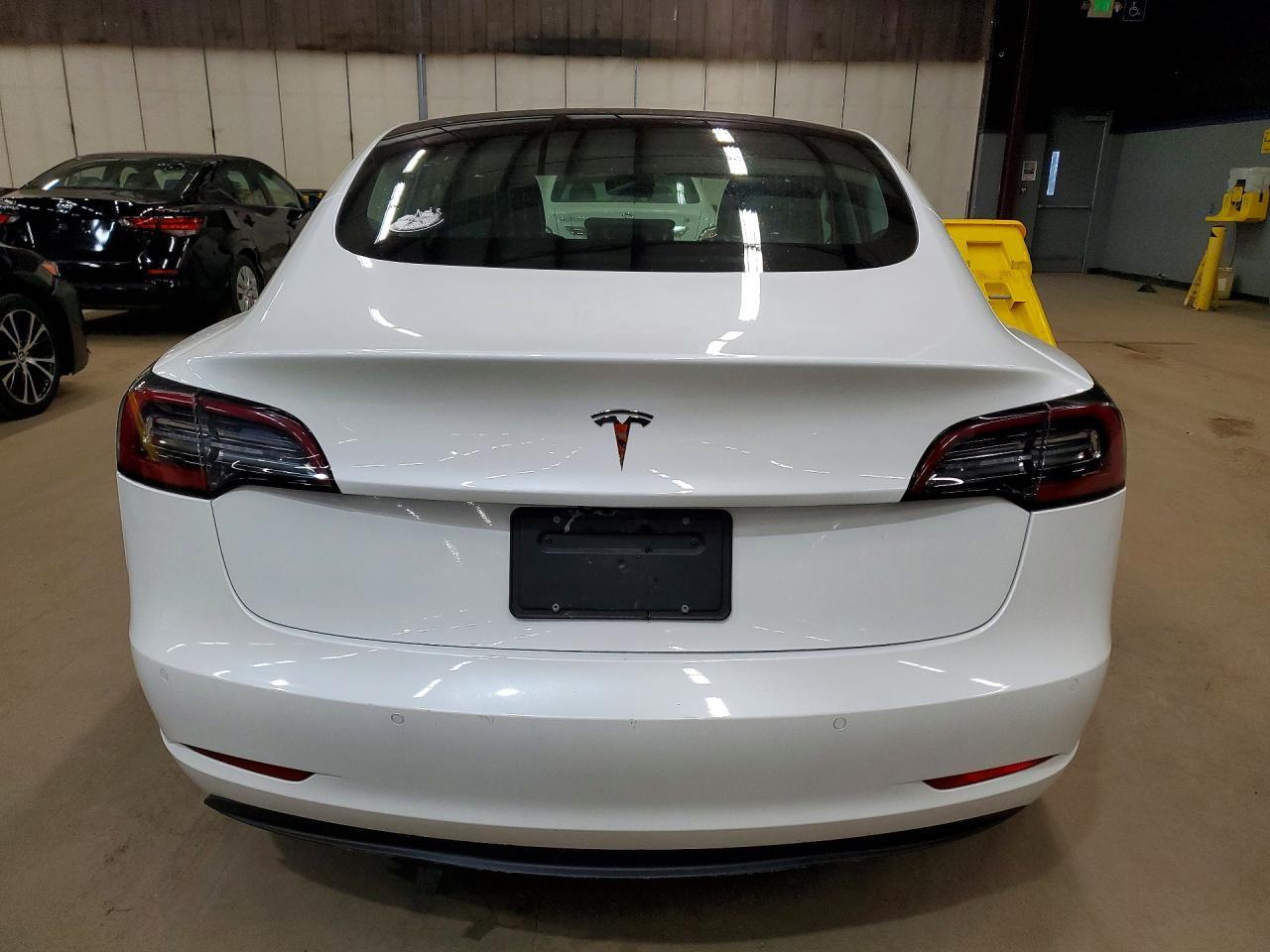 2019 Tesla Model 3 - Фото 6