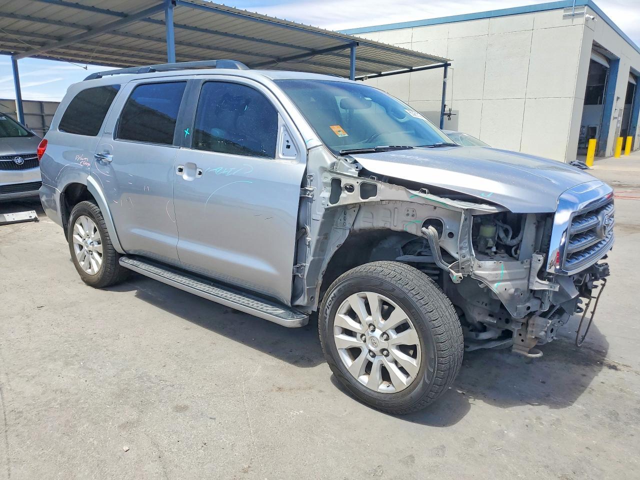2010 Toyota Sequoia Platinum - Image 4