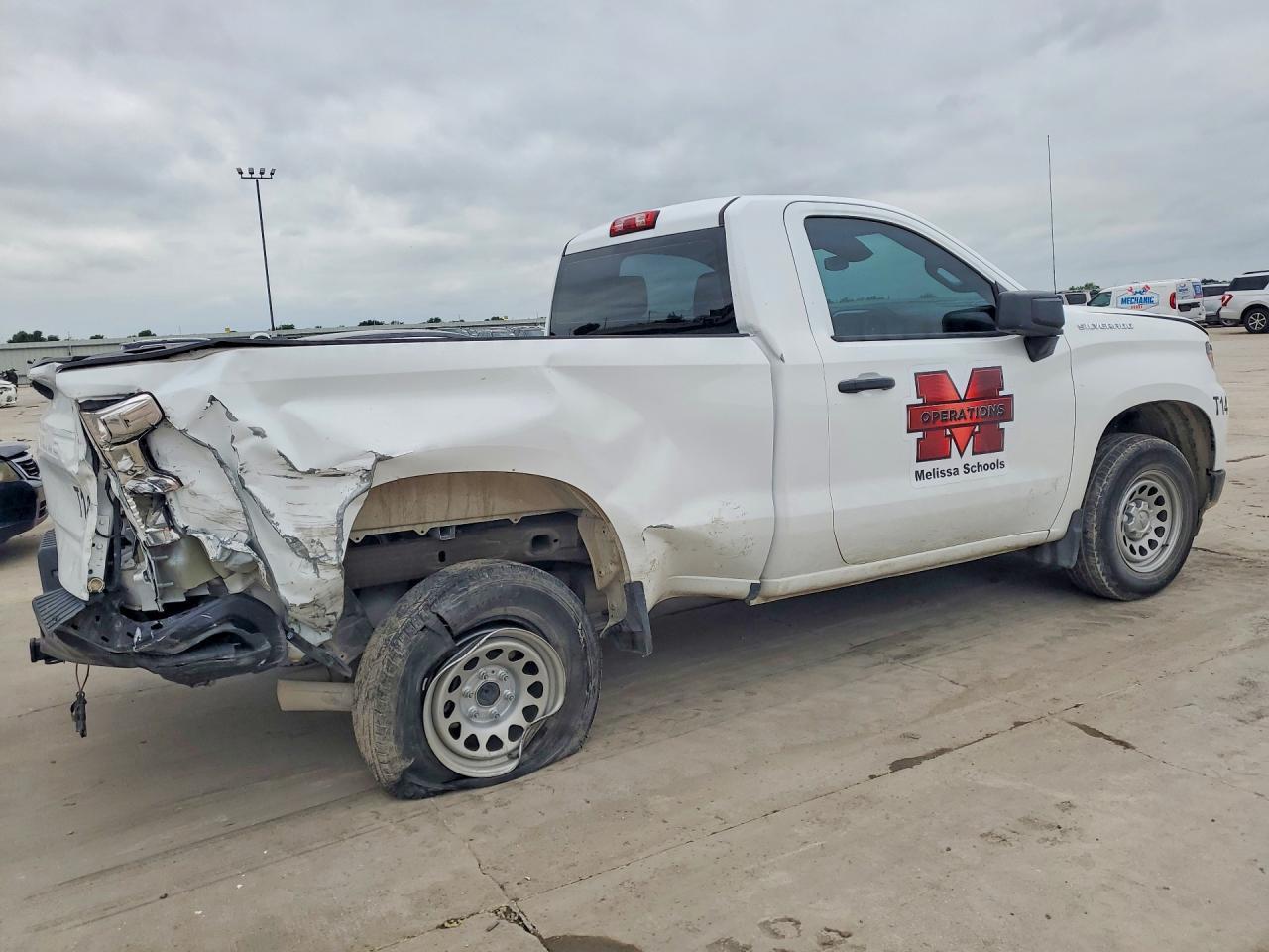 2023 Chevrolet Silverado C1500 - Фото 3