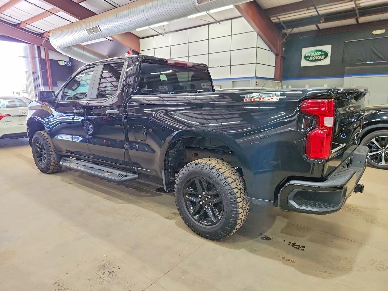 2019 Chevrolet Silverado K1500 Trail Boss Custom - Фото 2