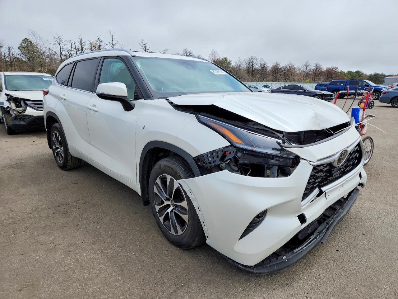 2021 Toyota Highlander Xle - Image 4