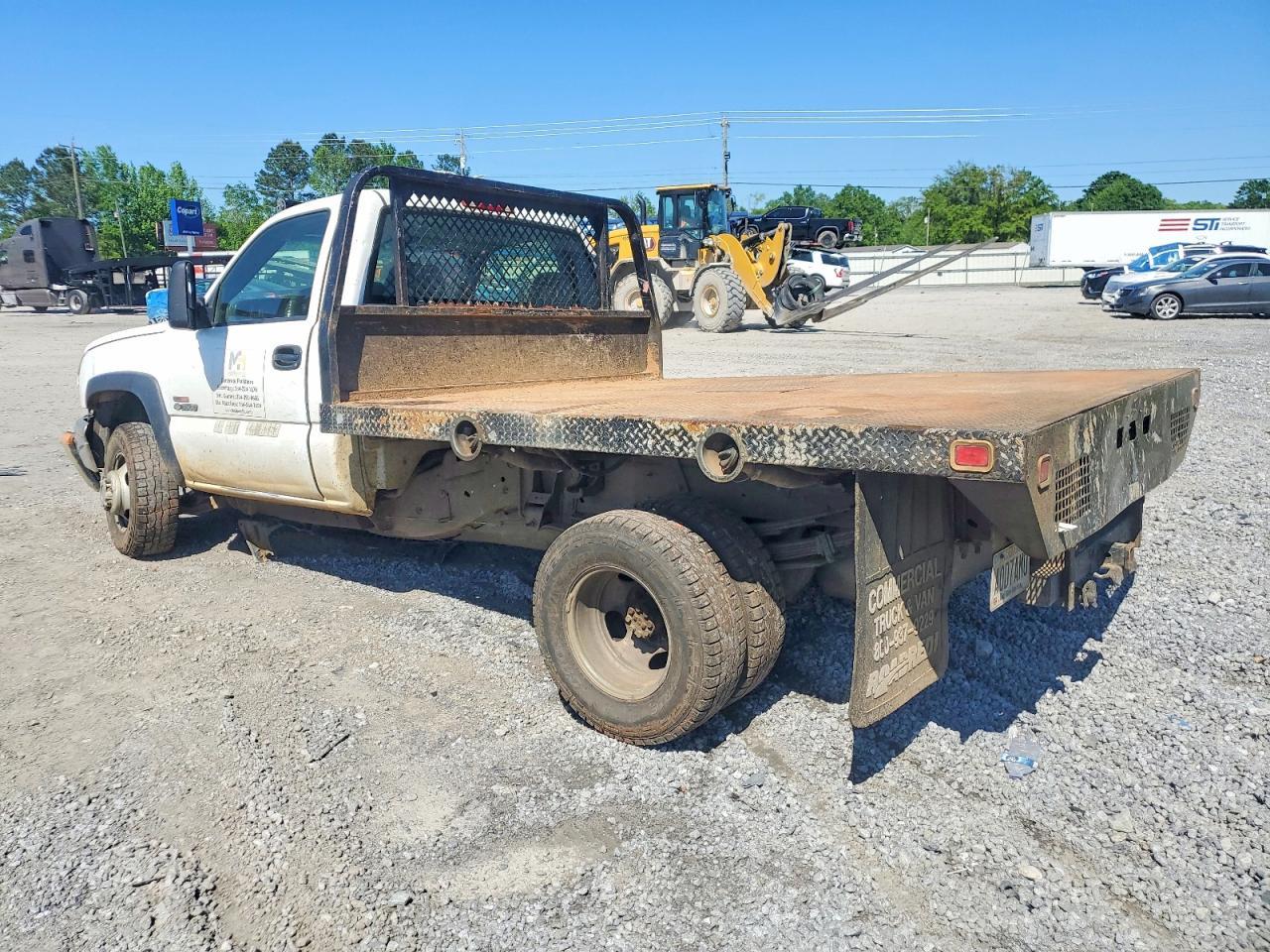 2005 Chevrolet Silverado Flatbed Truck - Фото 3