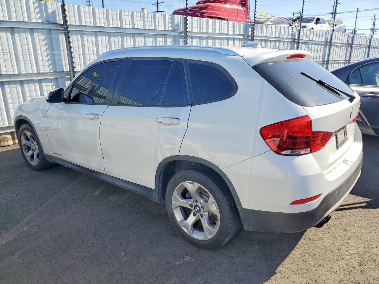 2015 BMW X1 Sdrive28I - Фото 2