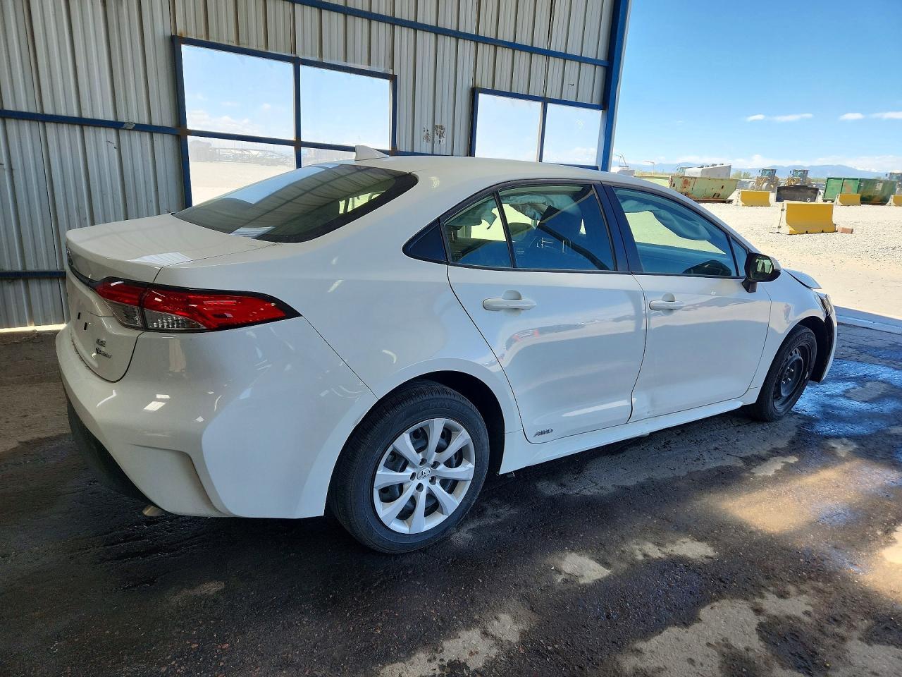 2025 Toyota Corolla Hybrid Le - Image 3