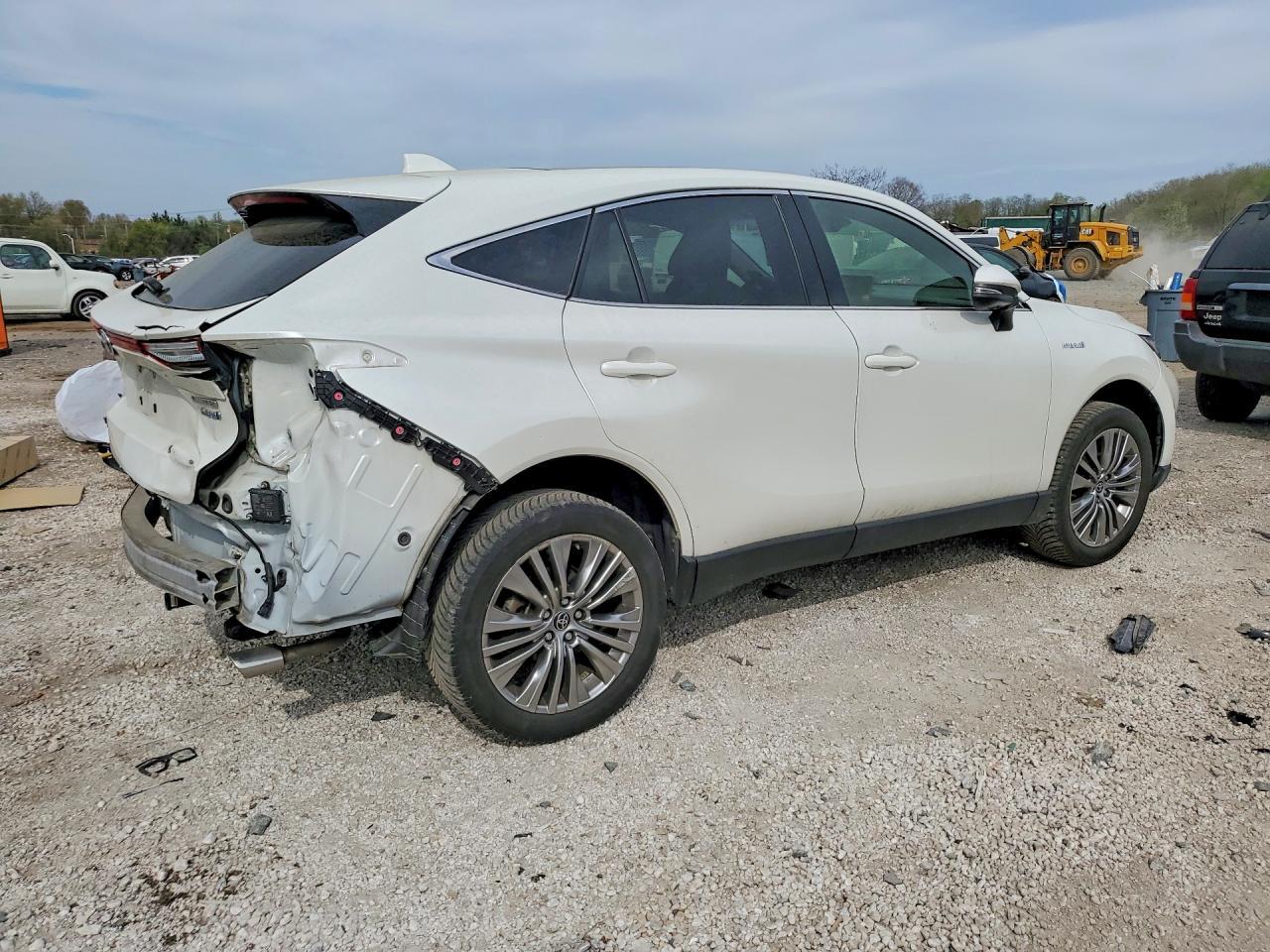 2021 Toyota Venza Limited - Image 3