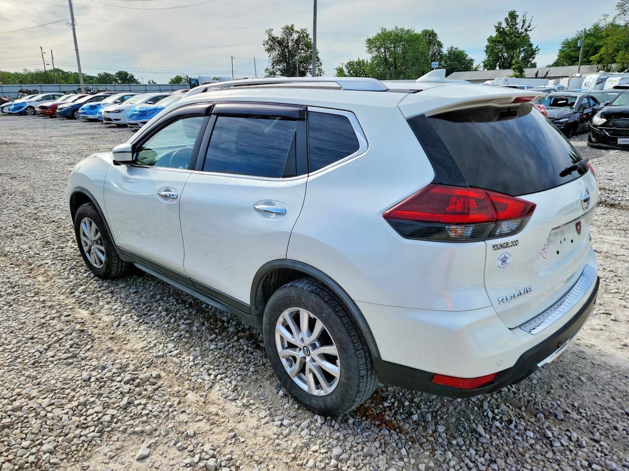 2020 Nissan Rogue S - Фото 2