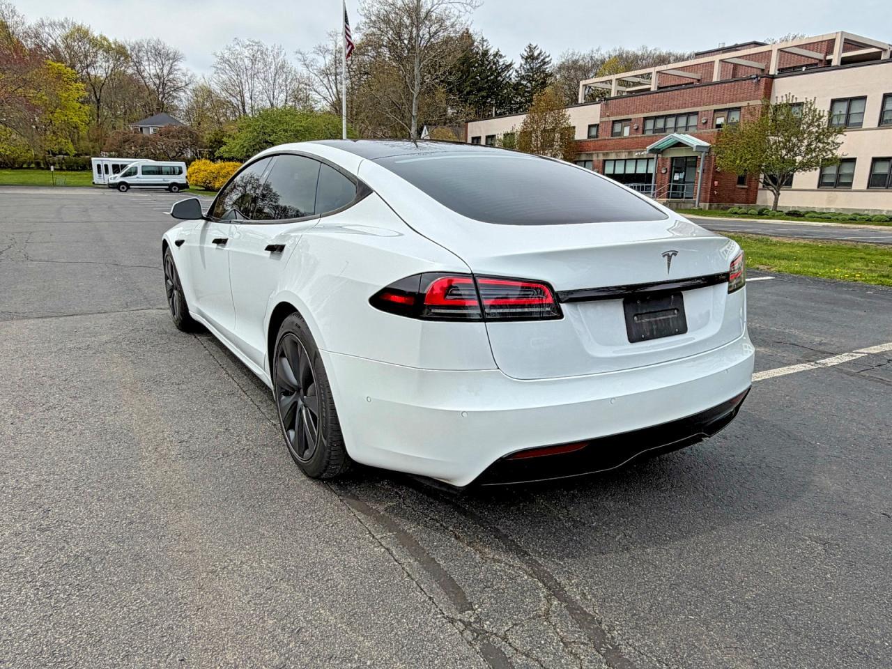 2022 Tesla Model S - Image 3