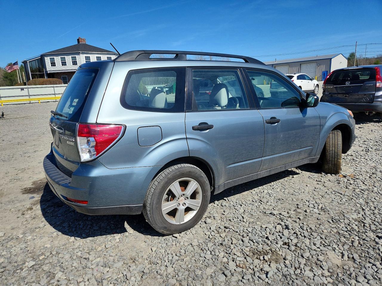 2011 Subaru Forester 2.5X - Фото 3