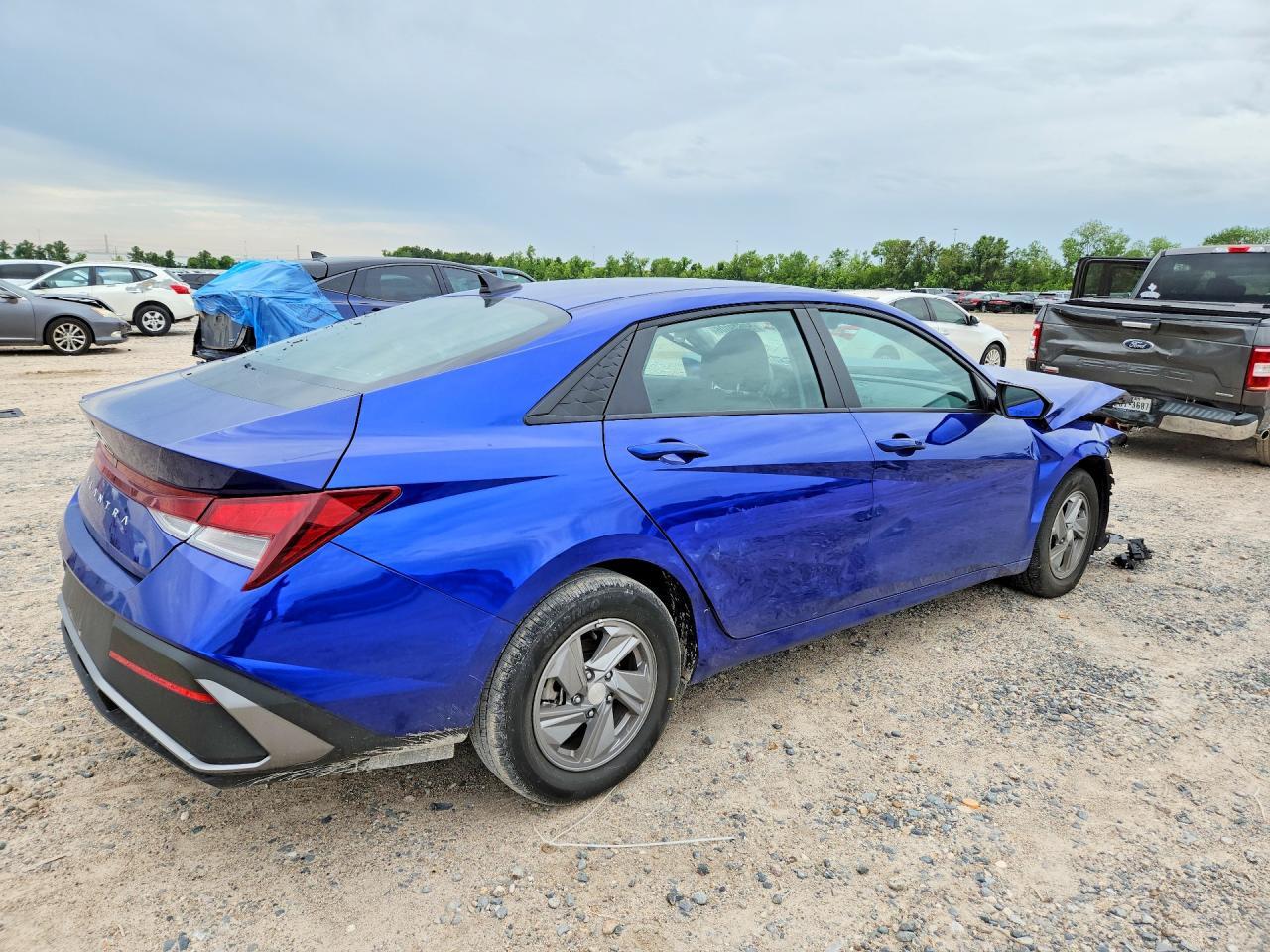 2025 Hyundai Elantra Se - Фото 3