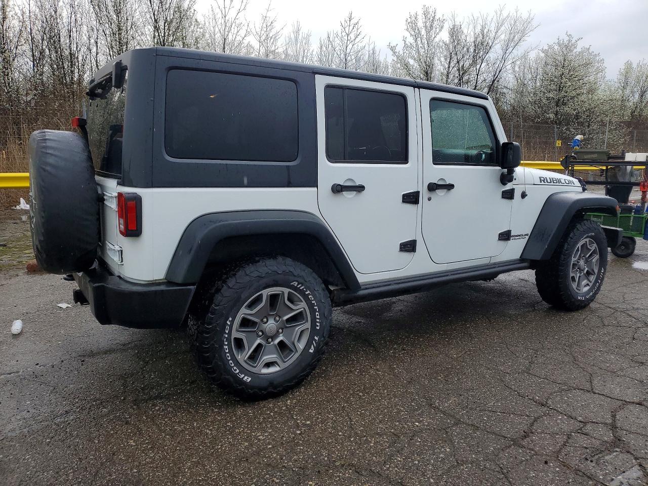 2014 Jeep Wrangler Unlimited Rubicon - Image 3
