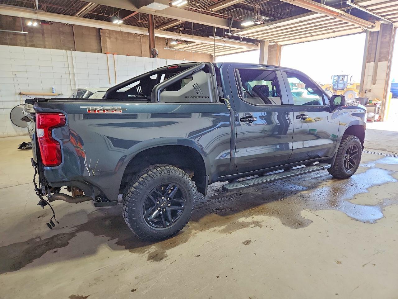 2019 Chevrolet Silverado K1500 Lt Trail Boss - Image 3