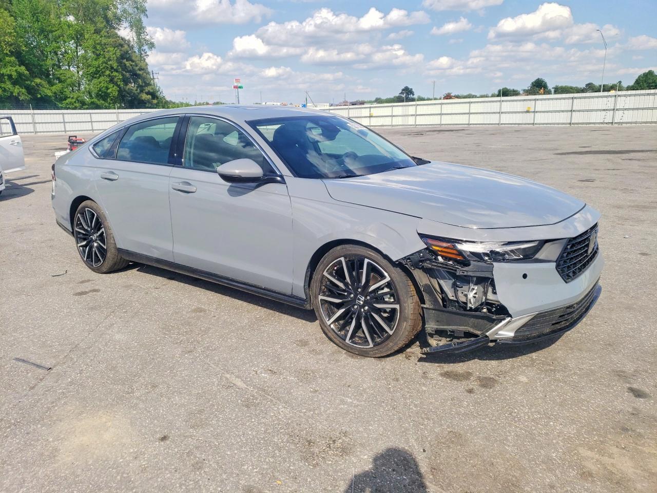 2025 Honda Accord Touring Hybrid - Image 4