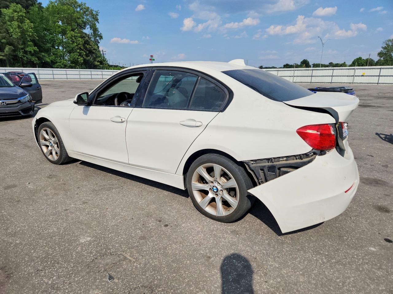 2015 BMW 328 I - Фото 2