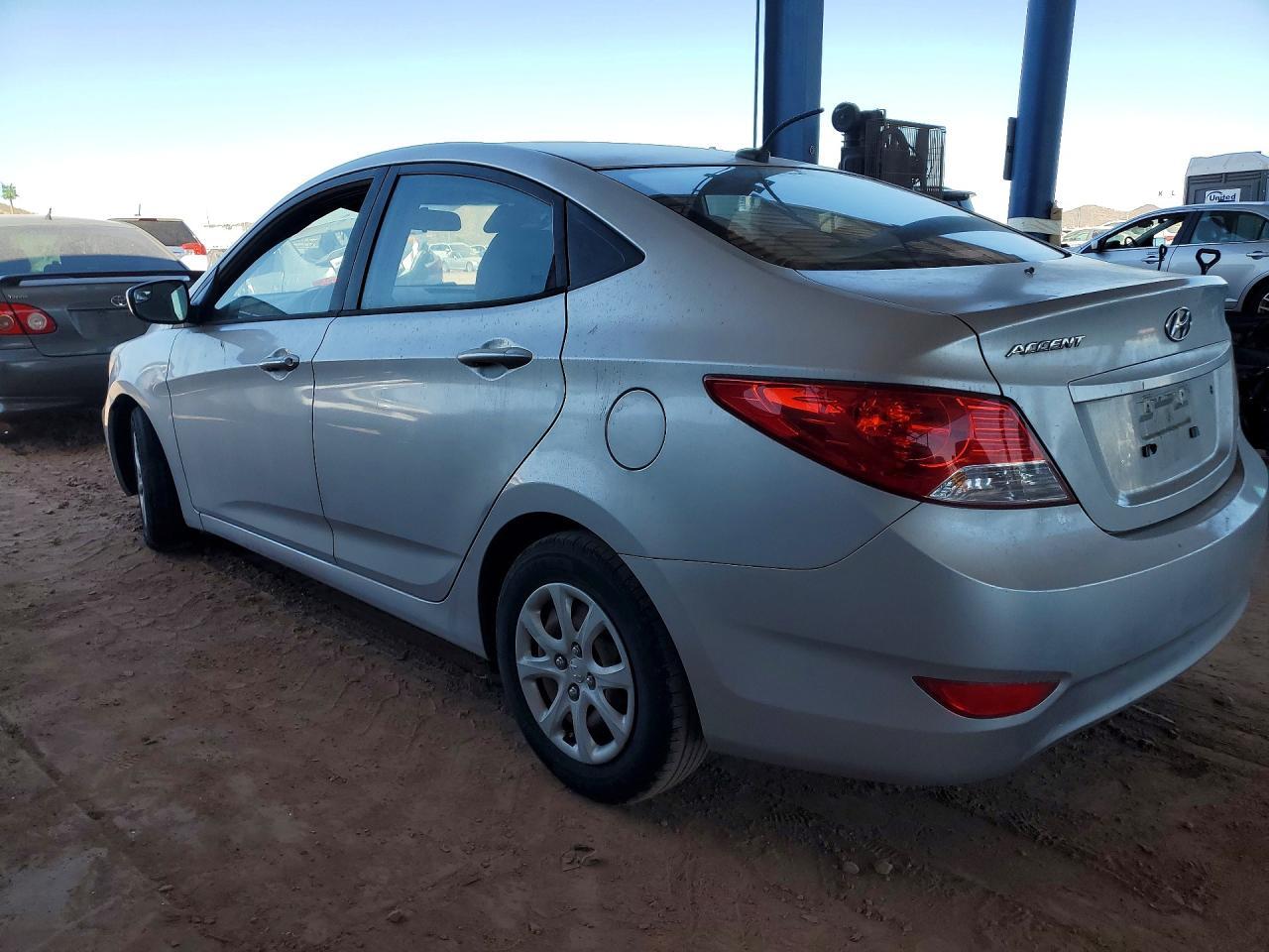 2014 Hyundai Accent Gls - Фото 2