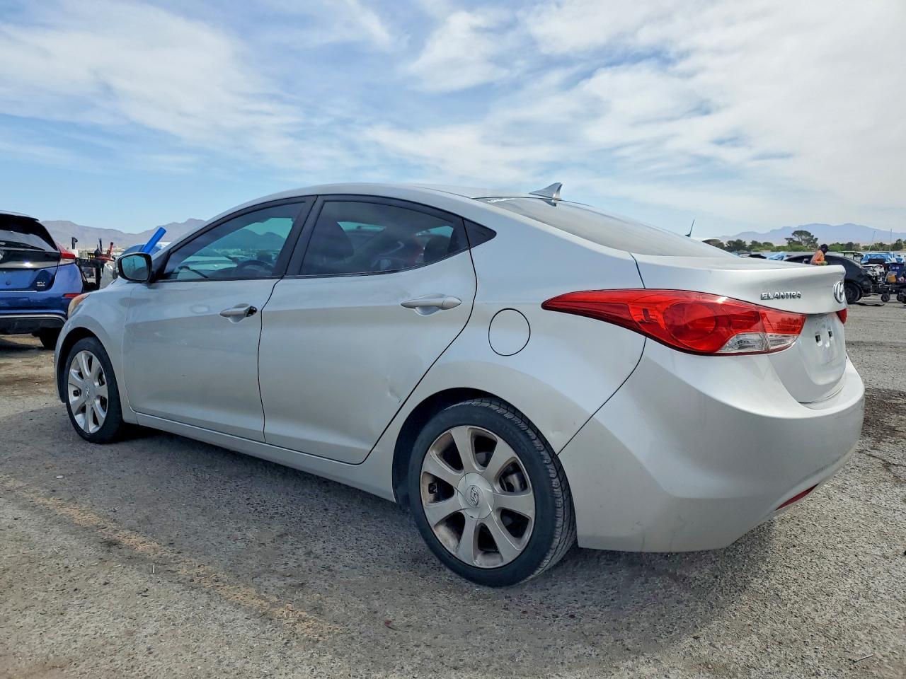 2011 Hyundai Elantra Limited - Фото 2