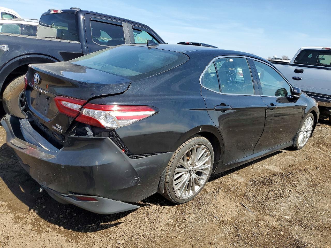 2020 Toyota Camry Xle - Фото 3