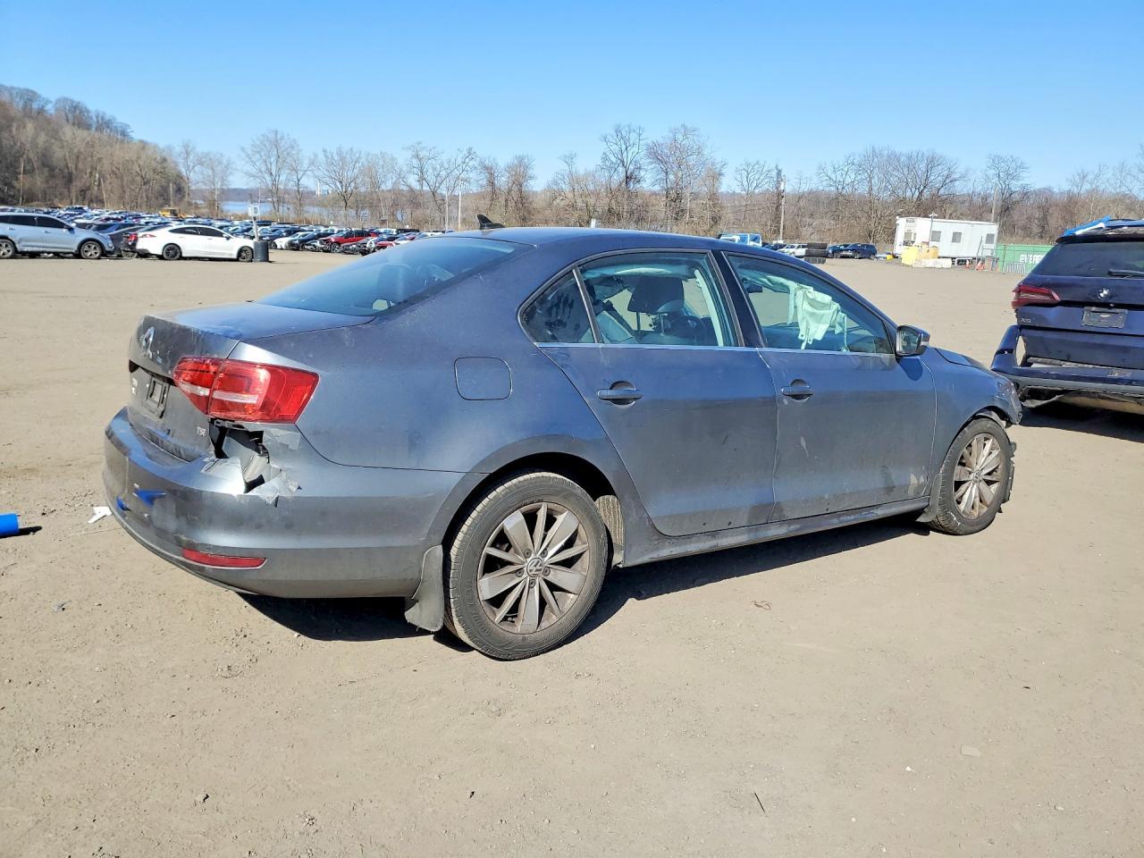 2015 Volkswagen Jetta Se - Image 3